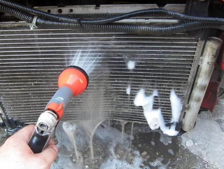Why it’s actually extremely dangerous to wash car radiators