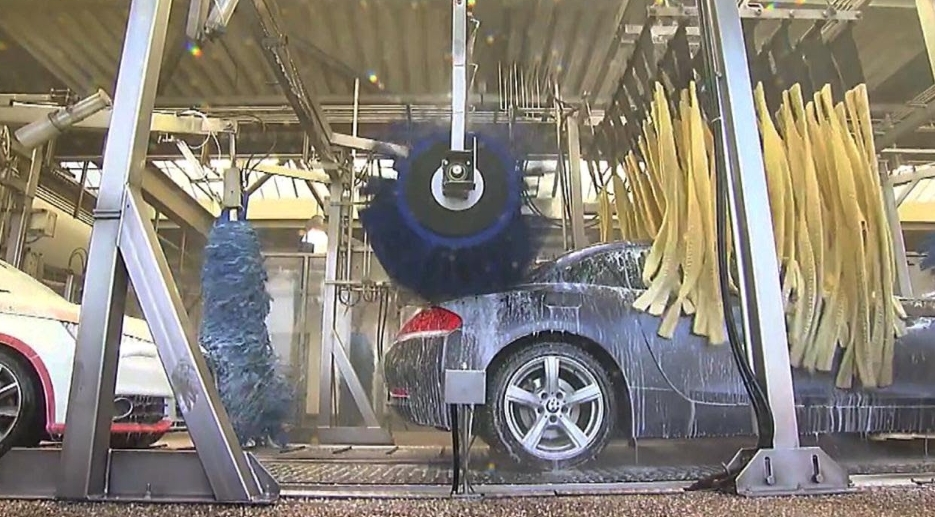 This is how the largest car wash in the world works